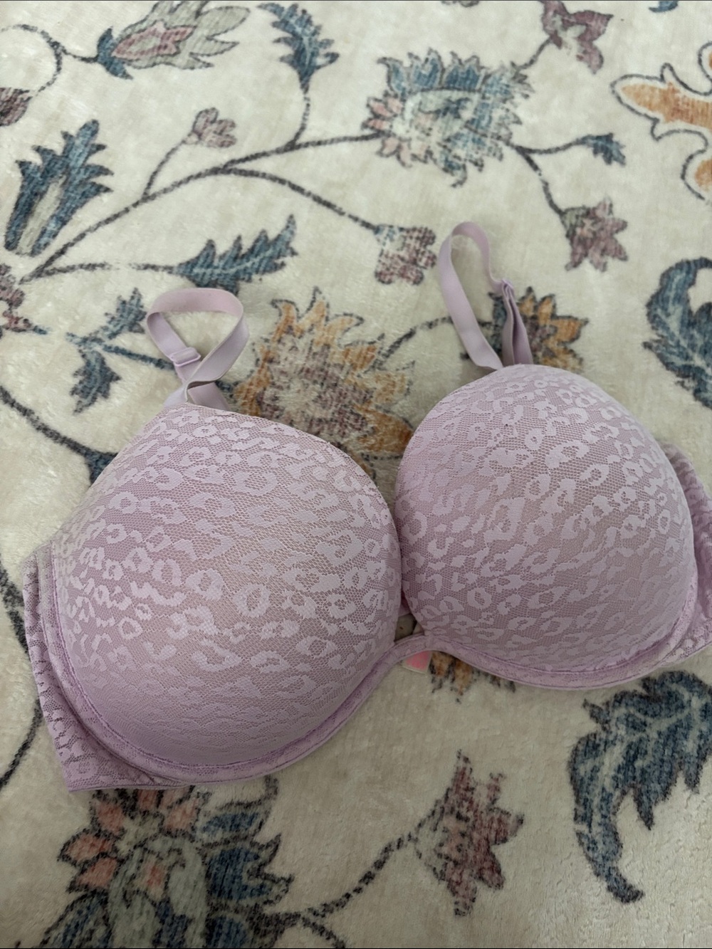 PINK Victoria's Secret Light Lavender Lace Push-Up Bra used but still good